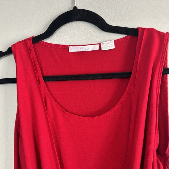 Poet Sleeveless Top ♥️ - Picture 2 of 5